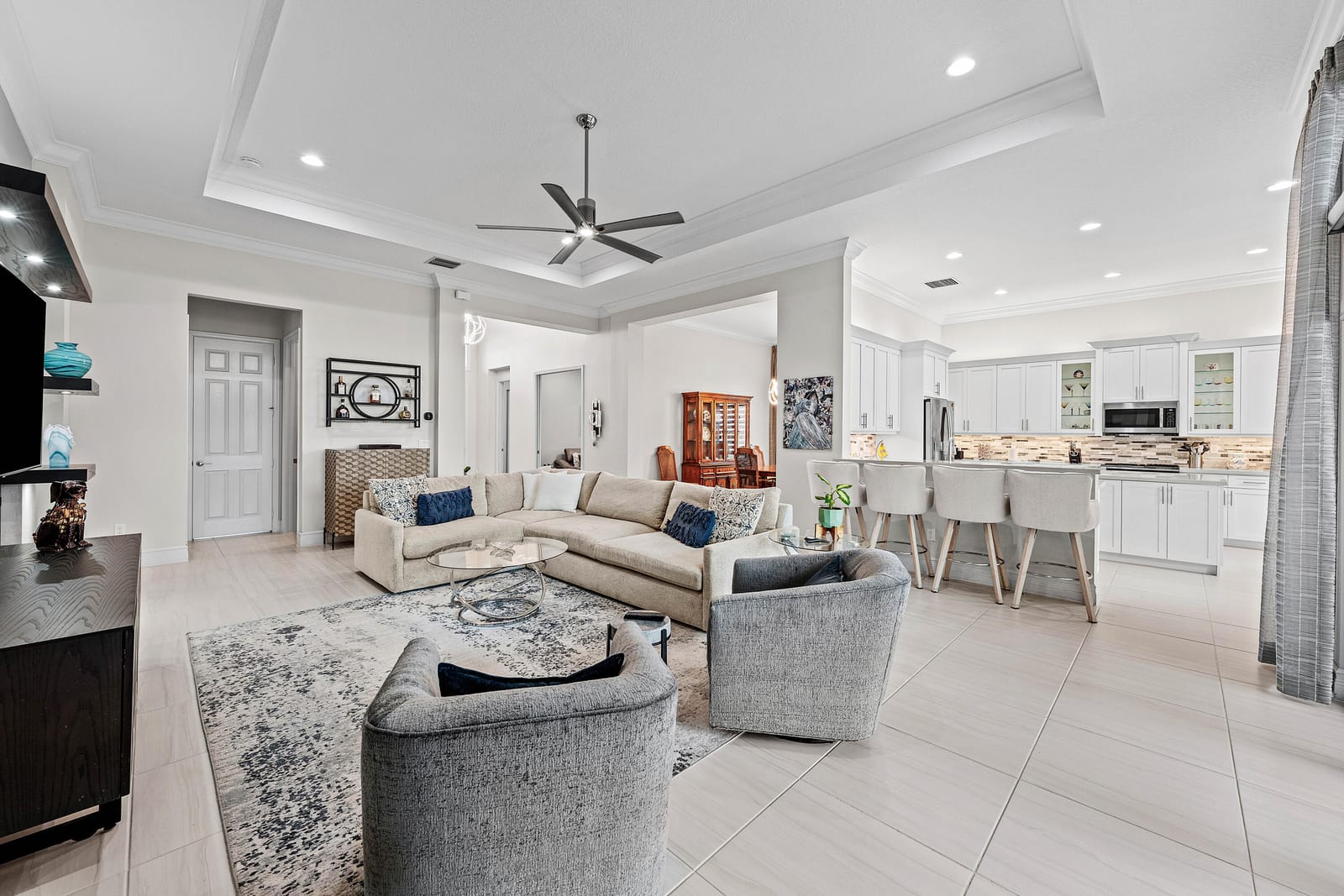 8223 Majestic Mountain Drive — photo 12