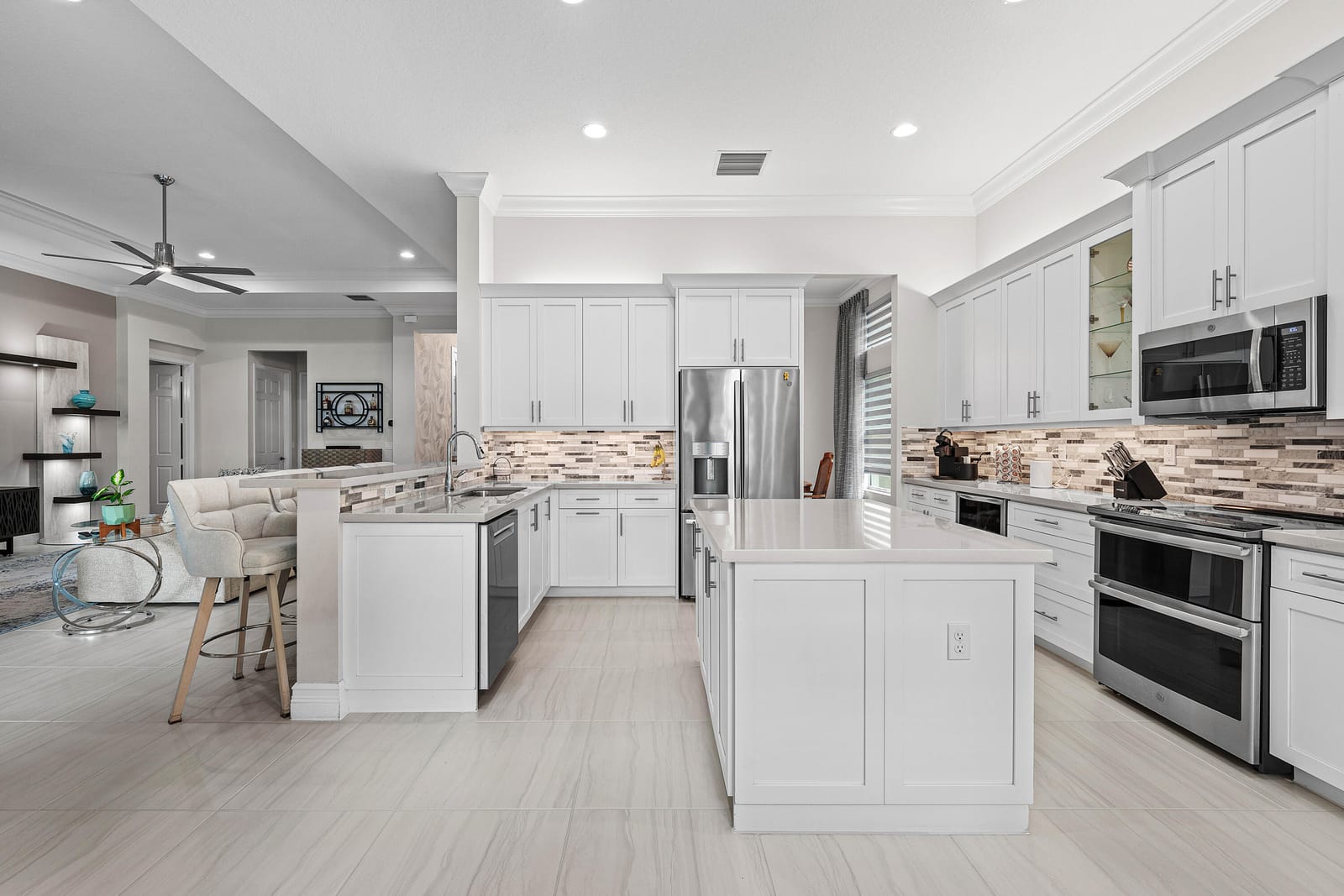 8223 Majestic Mountain Drive — photo 8