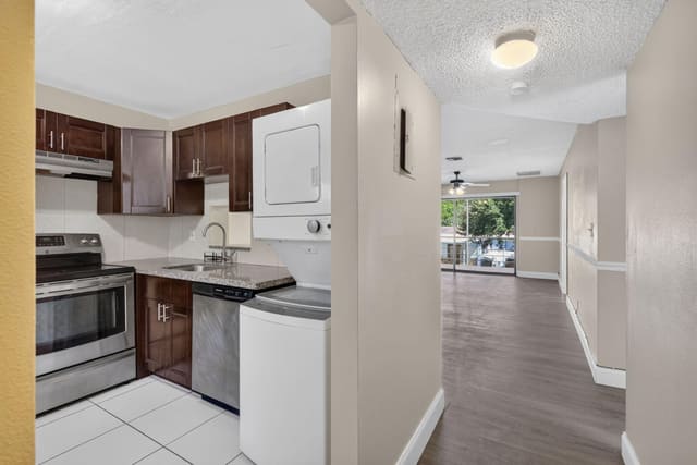 7830 NW 33RD Street 108, Davie, FL 33024