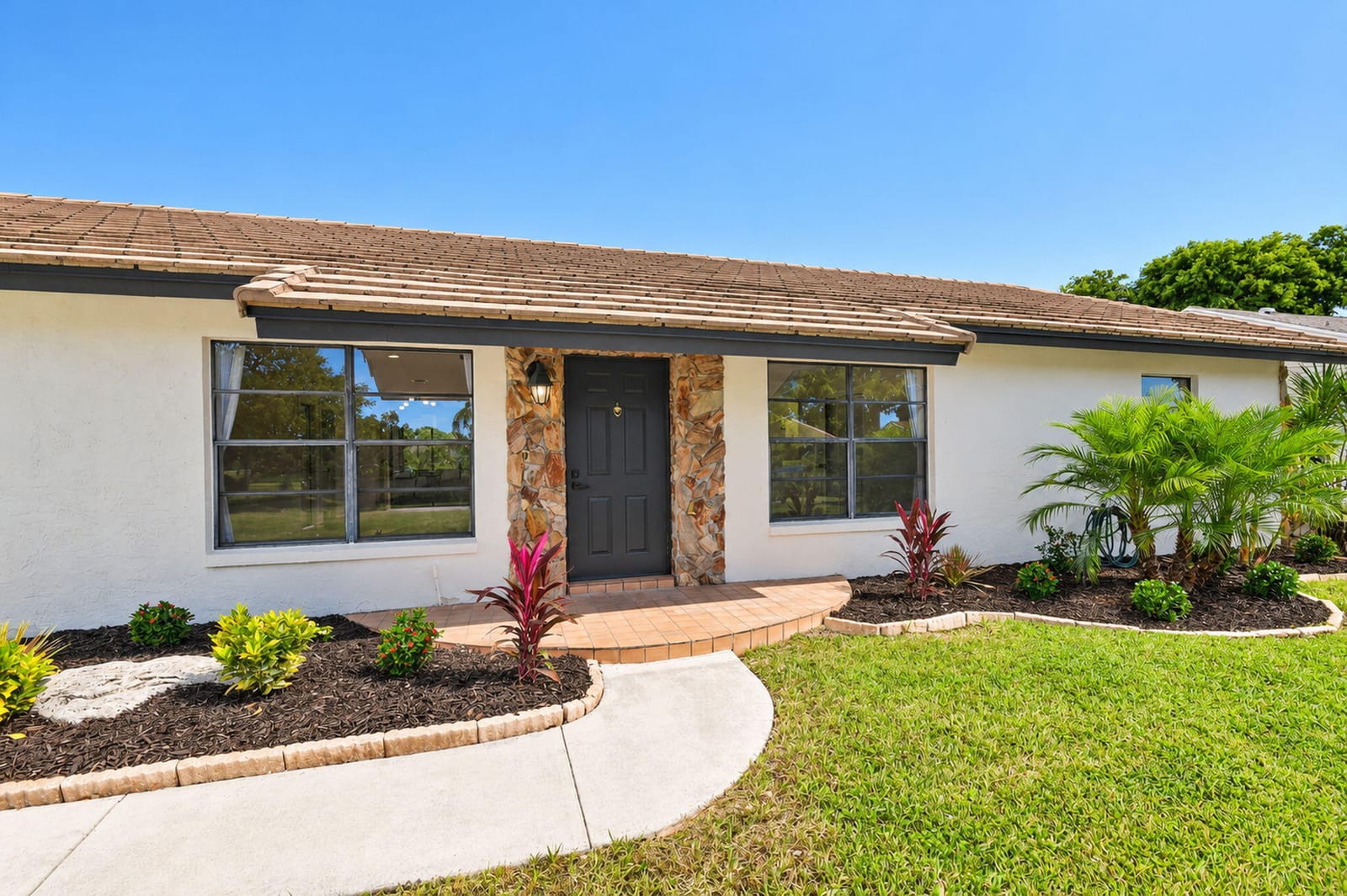 8213 Rose Marie Avenue W, Boynton Beach, FL 33472 photo 4