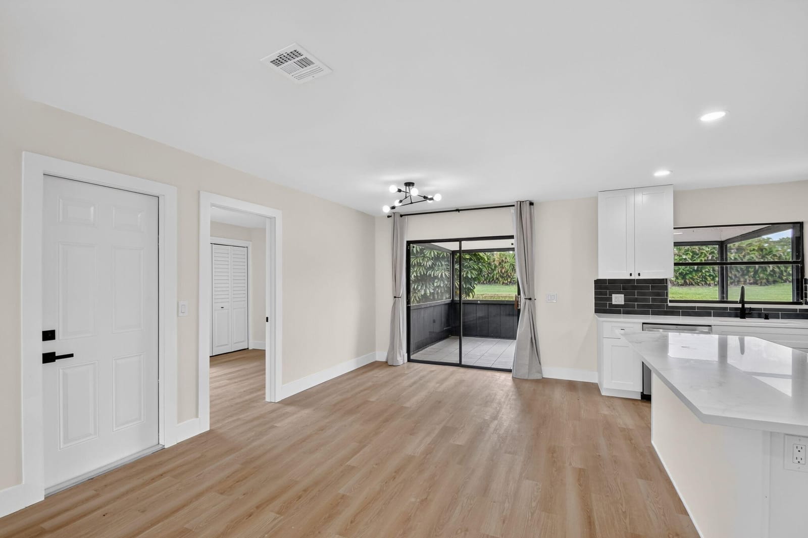 8213 Rose Marie Avenue W, Boynton Beach, FL 33472 photo 10