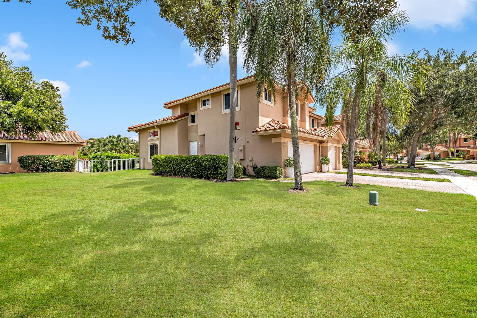 12571 NW 57TH Court, Coral Springs, FL 33076 photo 2
