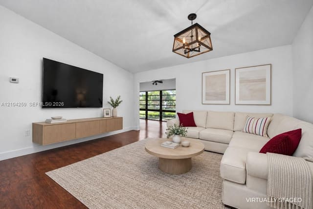 4944 NW 102nd Avenue 204-3, Doral, FL 33178