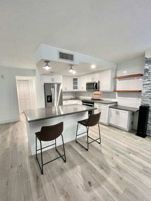 342 Southwind Drive 123, North Palm Beach, FL 33408