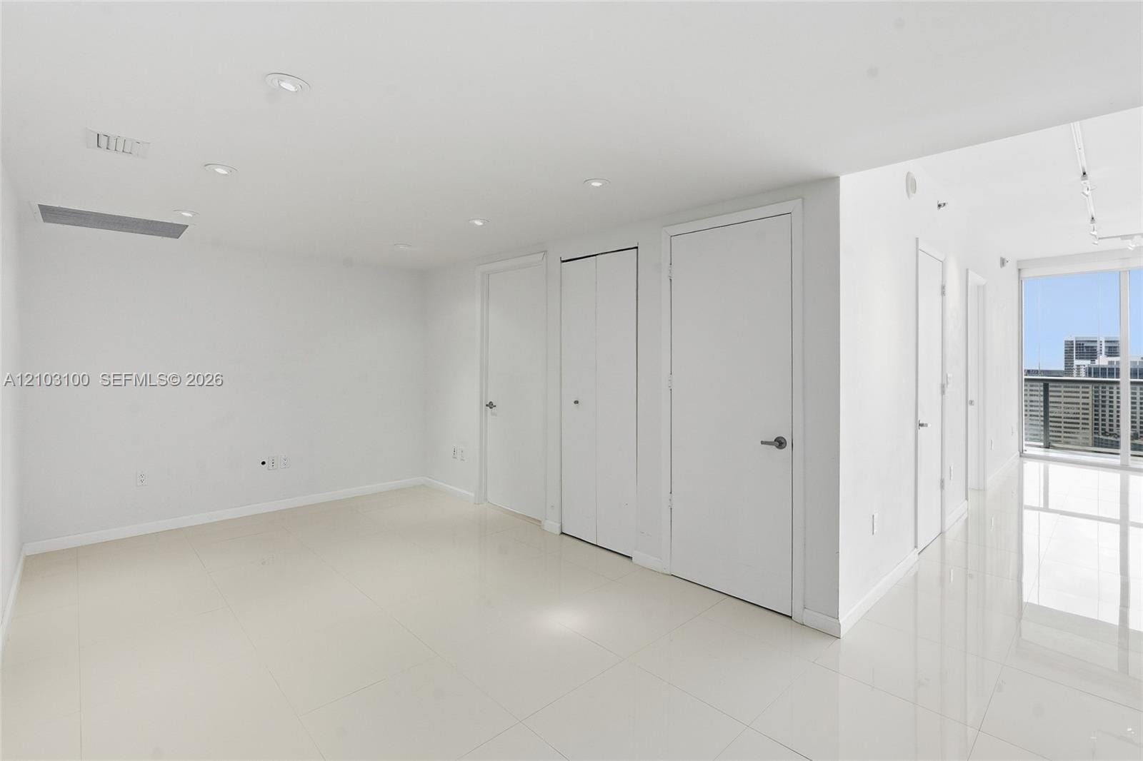 495 Brickell Avenue 4003 — photo 3
