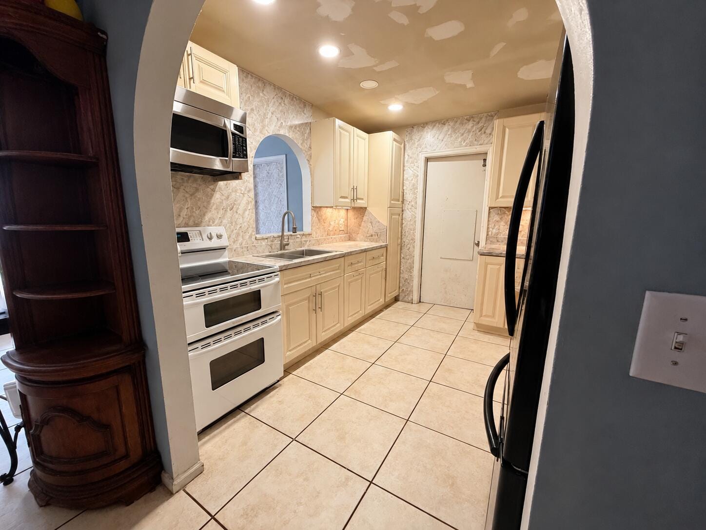 3464 ARTESIAN Drive — photo 5