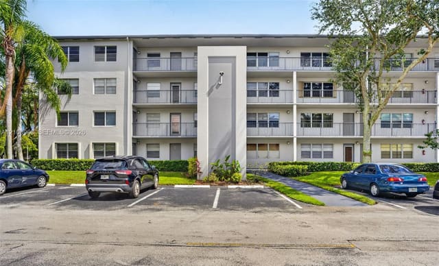 101 SW 132nd Way 310J, Pembroke Pines, FL 33027