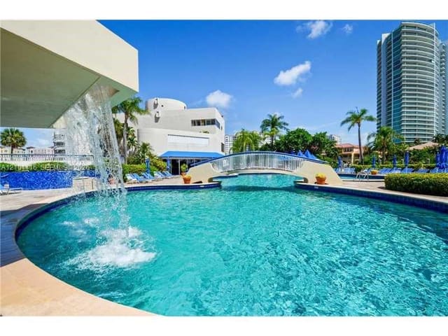 19707 Turnberry Way 18L, Aventura, FL 33180