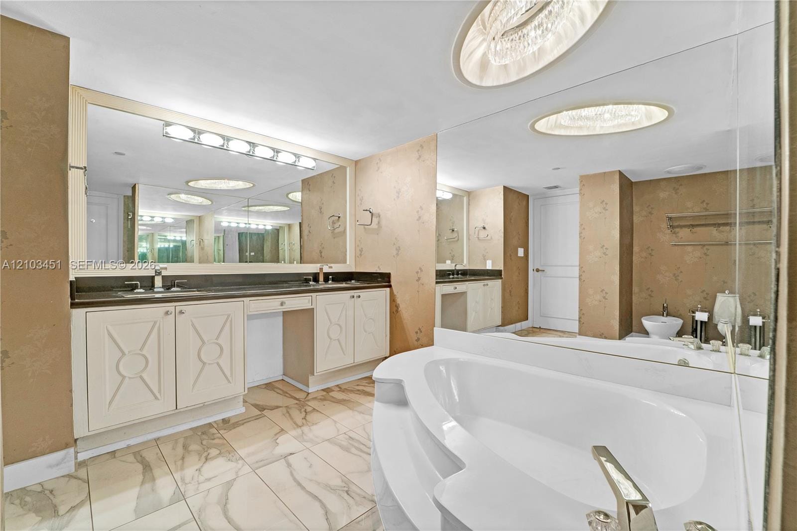 2000 Towerside Terrace 301, Miami, FL 33138 photo 9