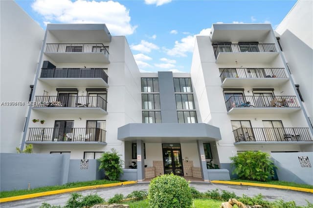 1820 W 53rd Street 201, Hialeah, FL 33012