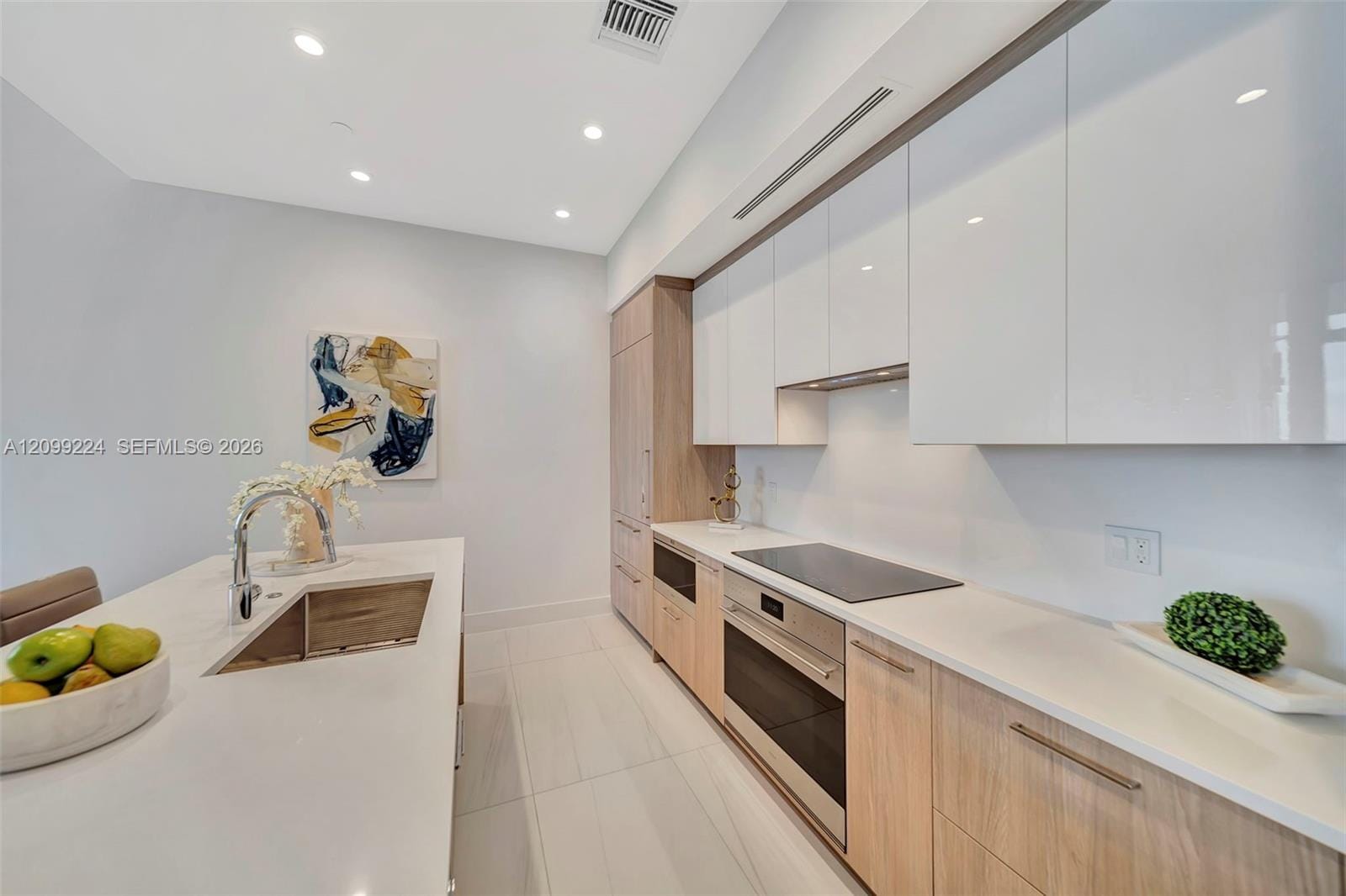 153 N Seabreeze 403 — photo 8