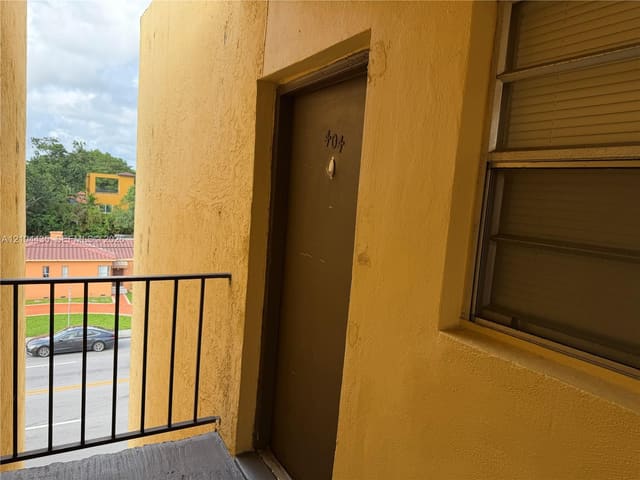 300 NE 125th Street 404, North Miami, FL 33161