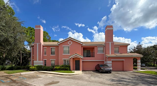 106 SW Peacock Boulevard 4-101, Port St. Lucie, FL 34986