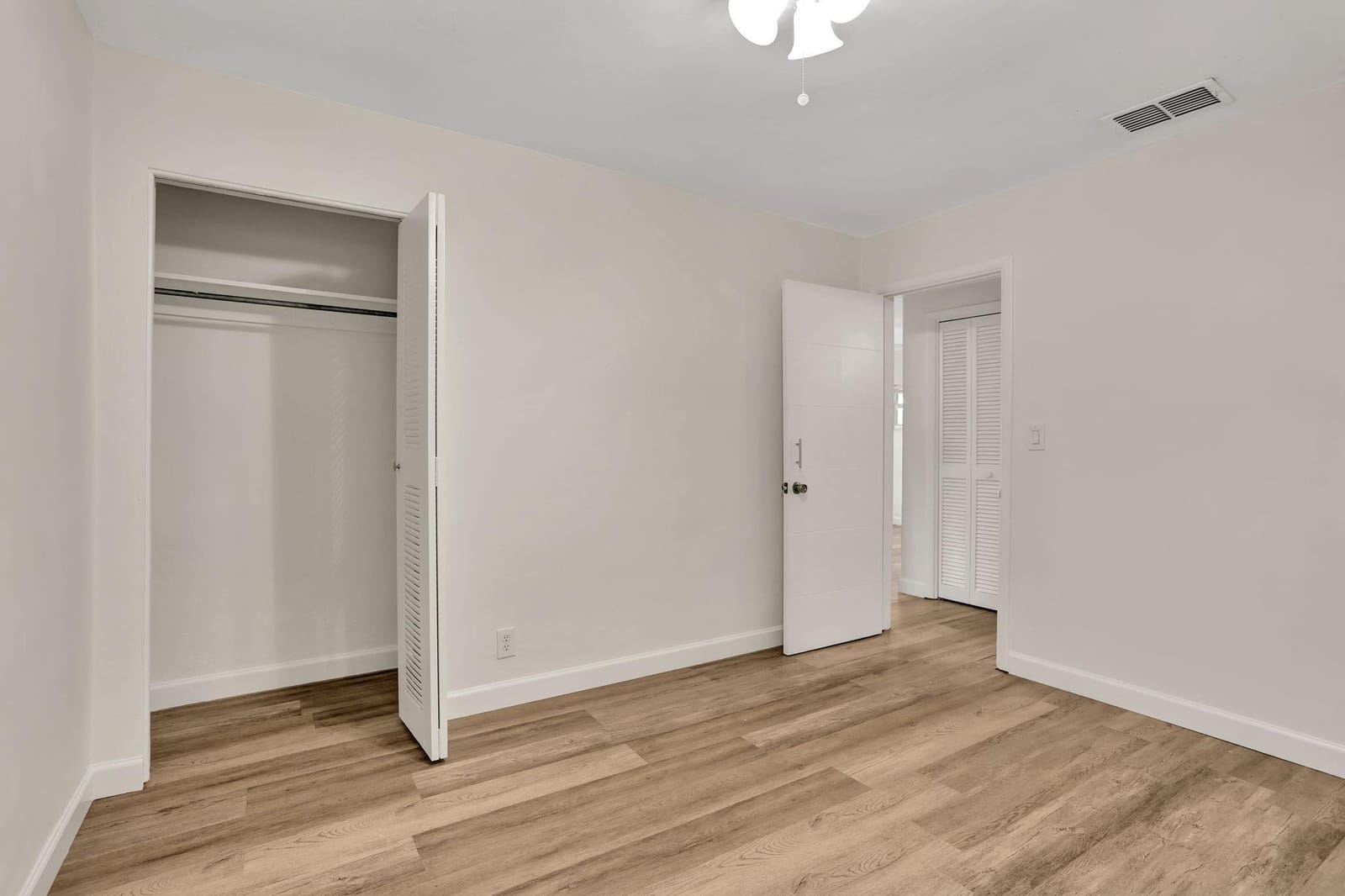 5500 N ANDREWS Avenue — photo 11