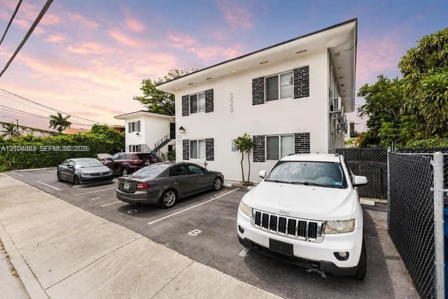 520 NE 82nd Terrace 9, Miami, FL 33138