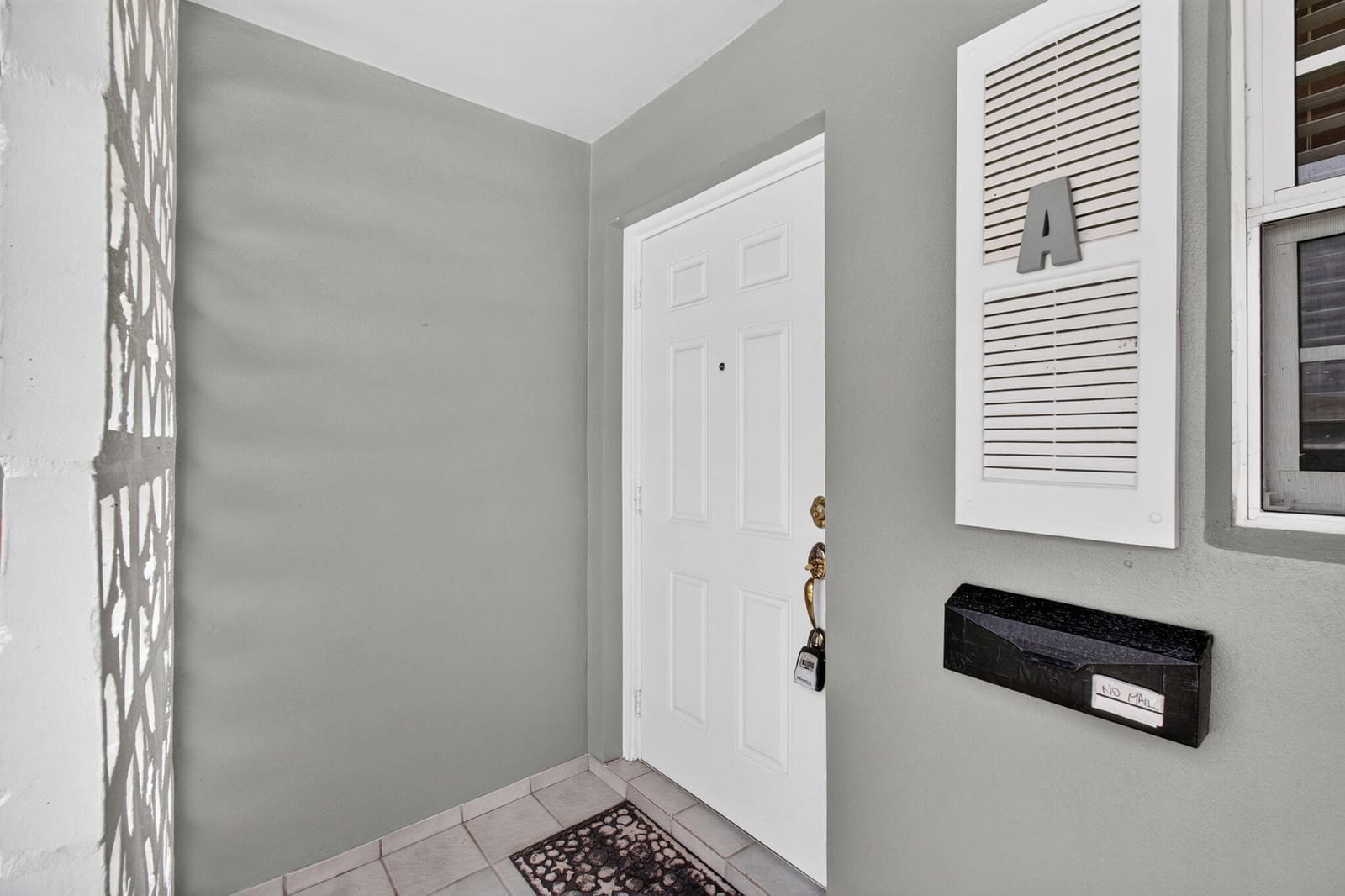 702 South Drive A — photo 3