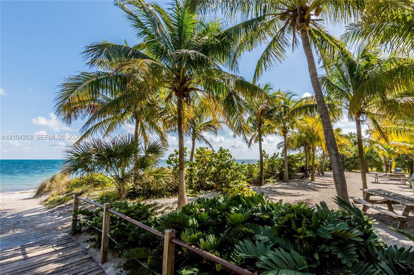 881 Ocean Drive TH31 — photo 11