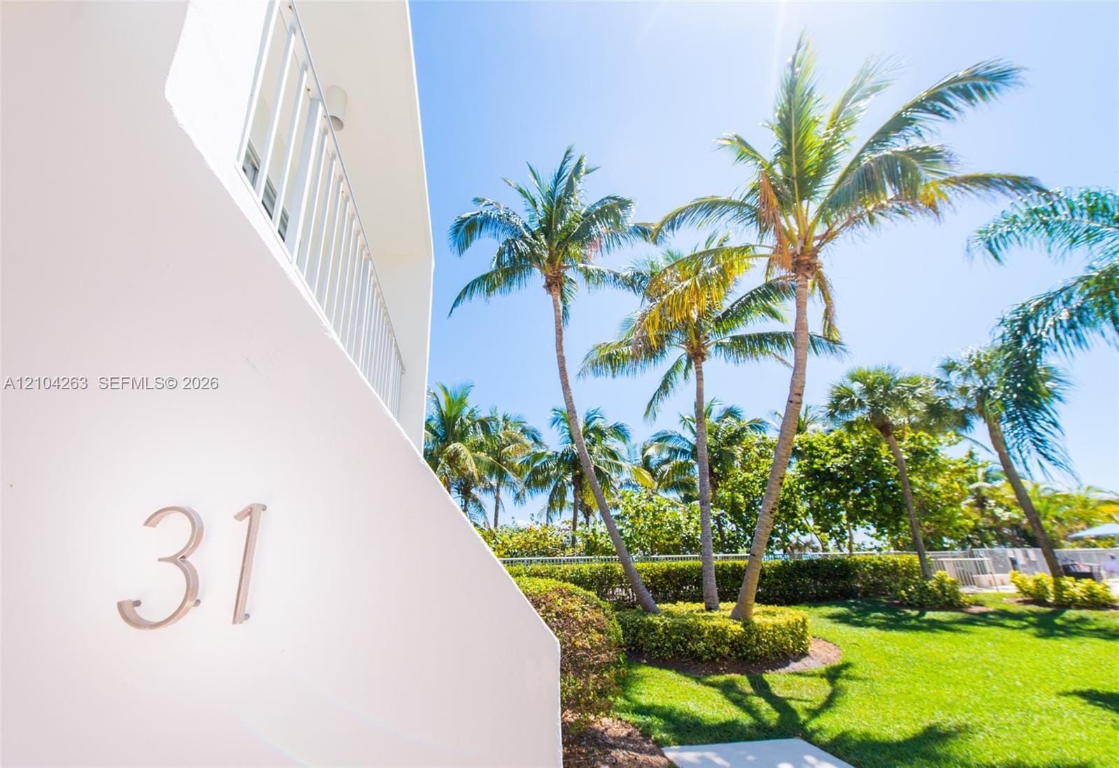 881 Ocean Drive TH31 — photo 4