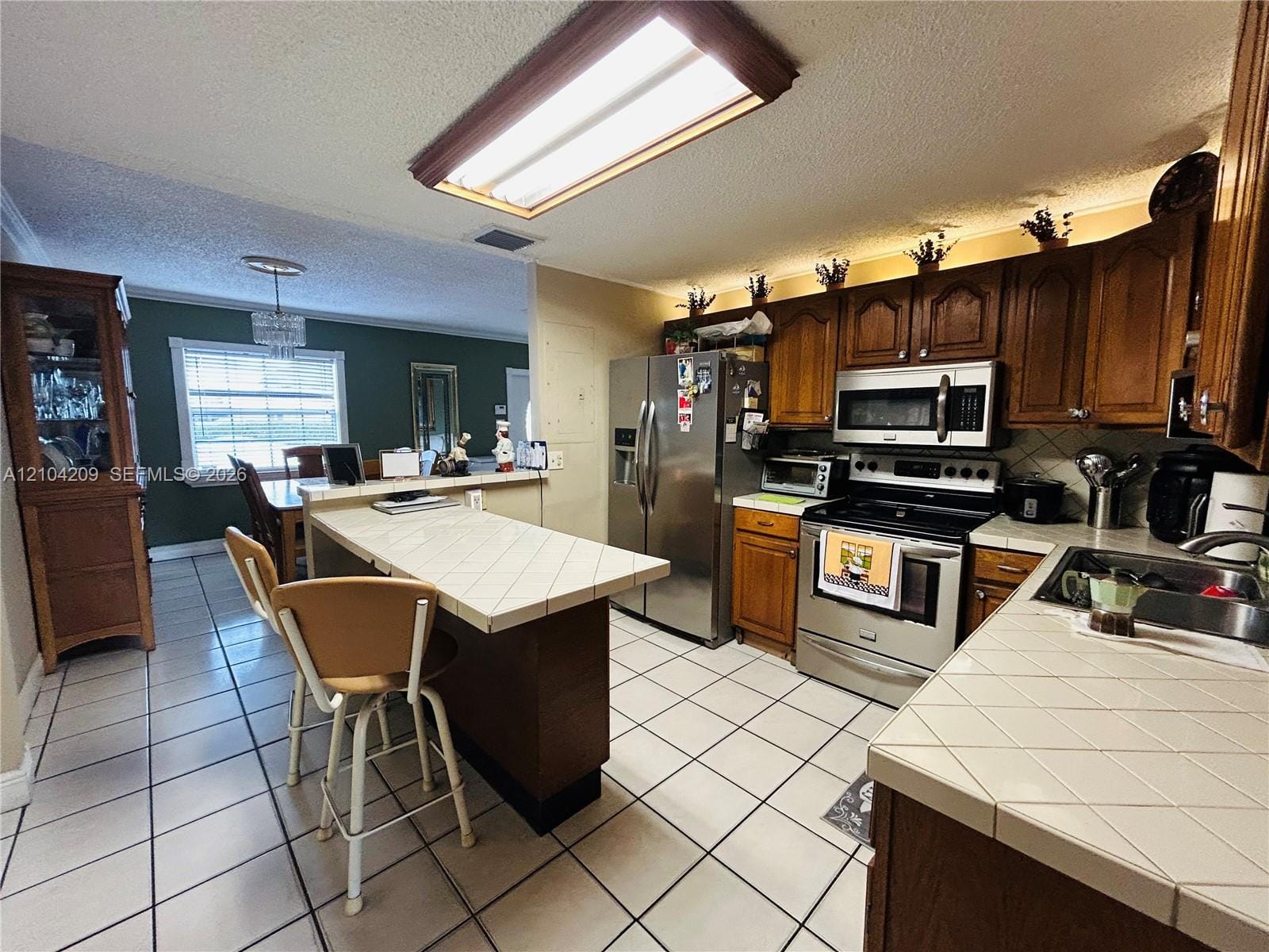 160 W 53rd Terrace, Hialeah, FL 33012 photo 9
