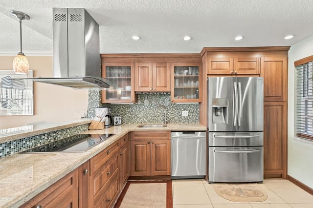 3980 Oaks Clubhouse Drive 212, Pompano Beach, FL 33069