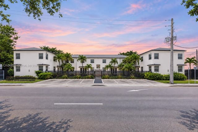 577 NE 82nd Street 16, Miami, FL 33138