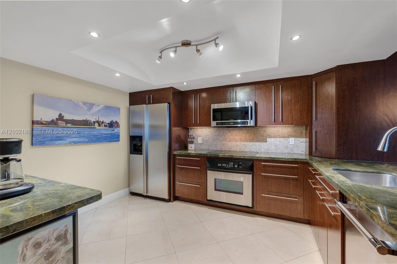 2900 NE 14th St Causeway 402 — photo 3