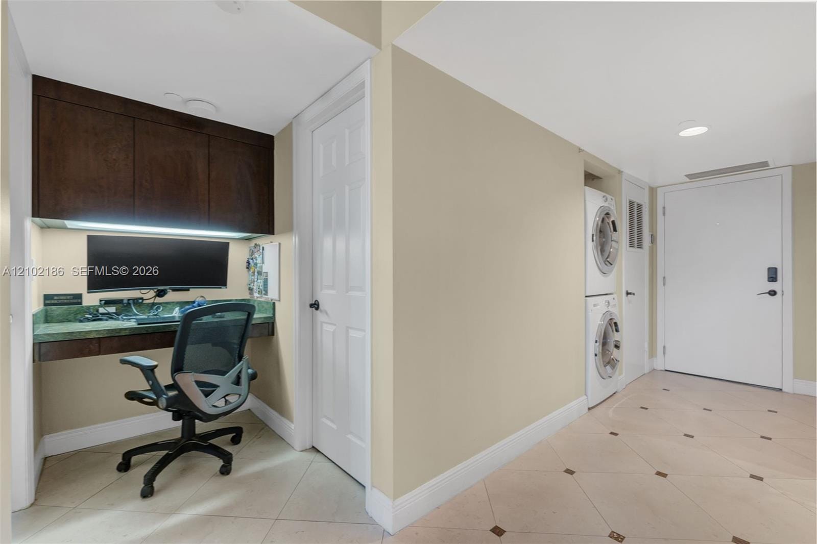 2900 NE 14th St Causeway 402 — photo 10