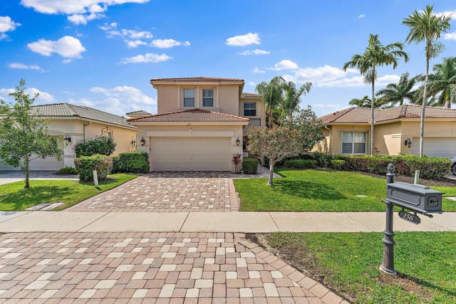 156 Isle Verde Way, Palm Beach Gardens, FL 33418