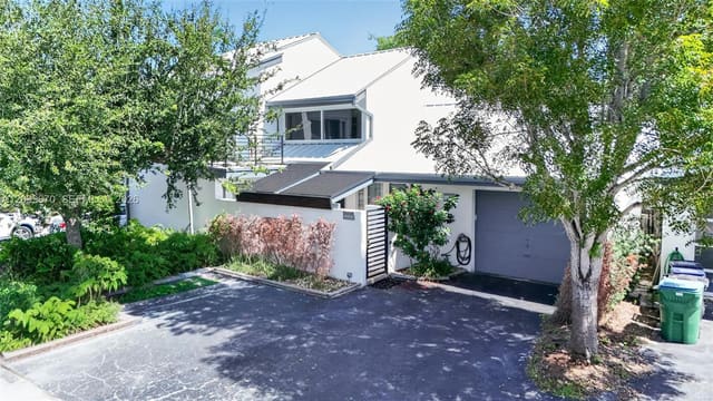 20304 SW 85th Avenue, Cutler Bay, FL 33189