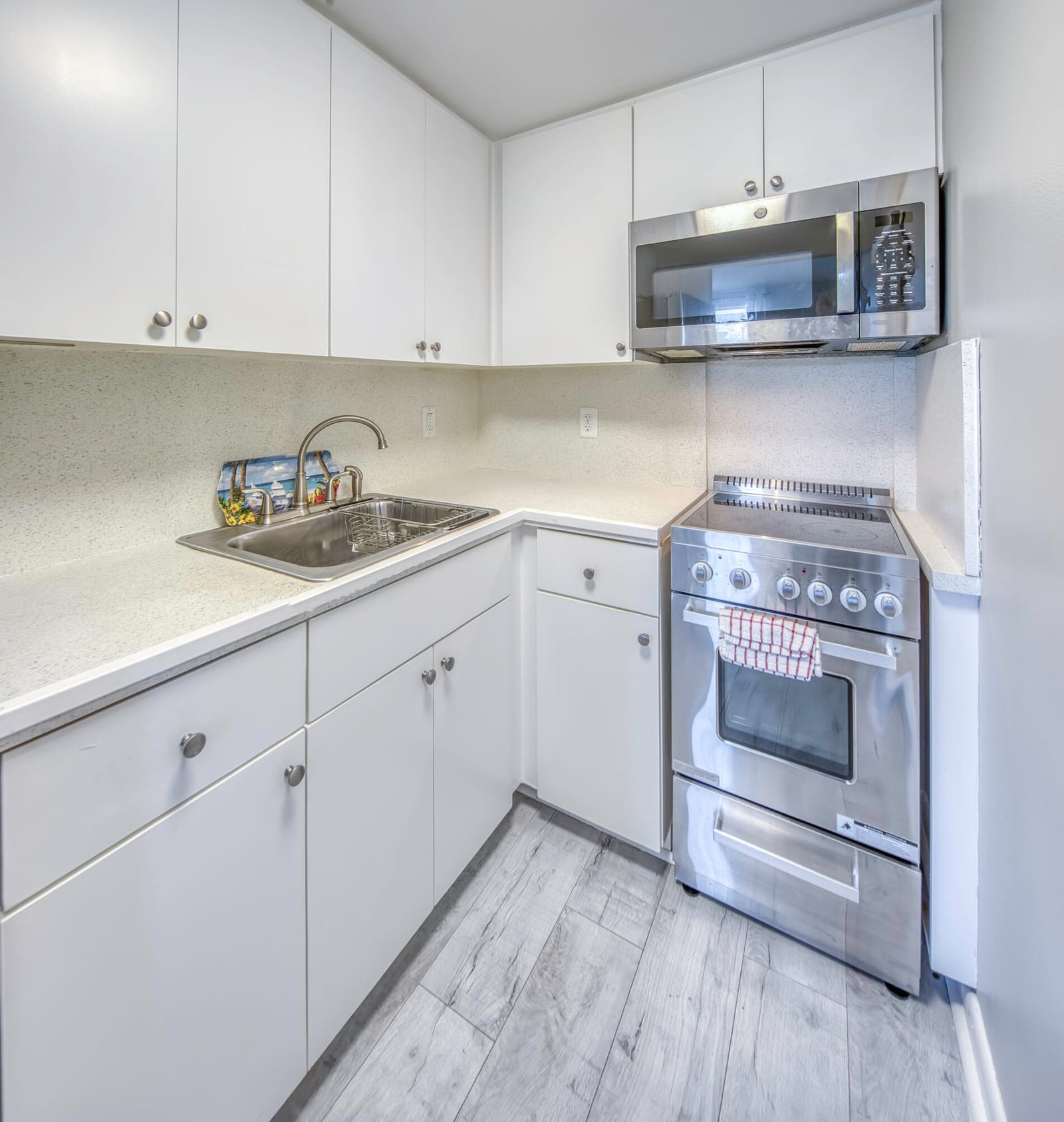 15 S GOLFVIEW Road 505, Lake Worth Beach, FL 33460 photo 2