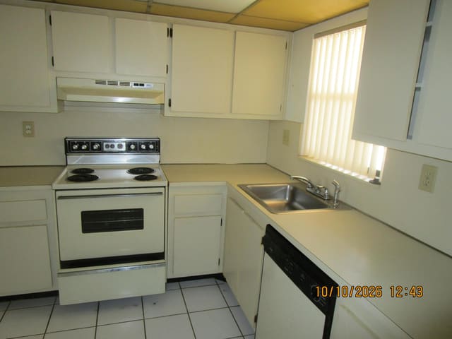 10466 SUNRISE LAKES Boulevard 301, Sunrise, FL 33322