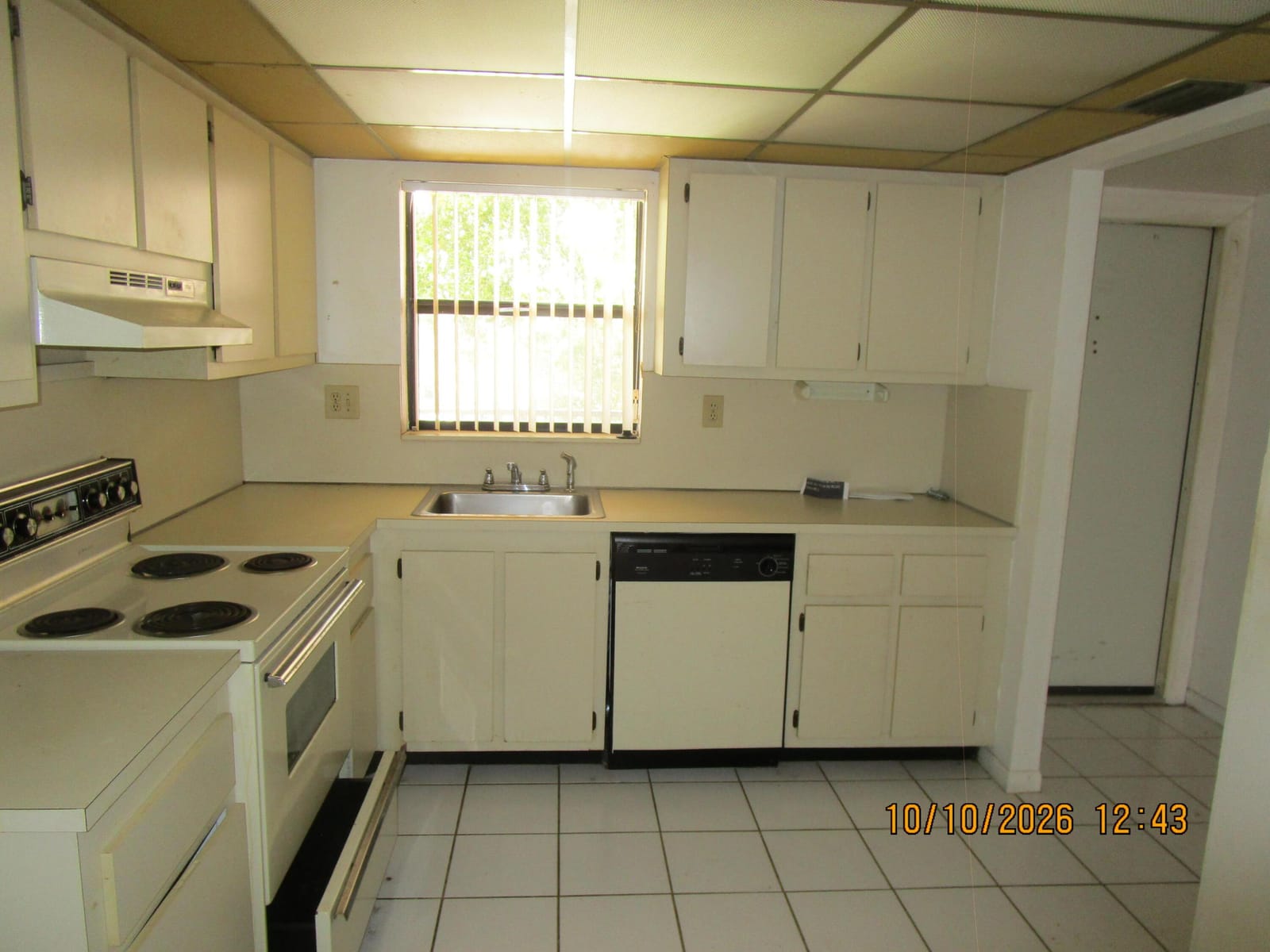 10466 SUNRISE LAKES Boulevard 301, Sunrise, FL 33322 photo 2