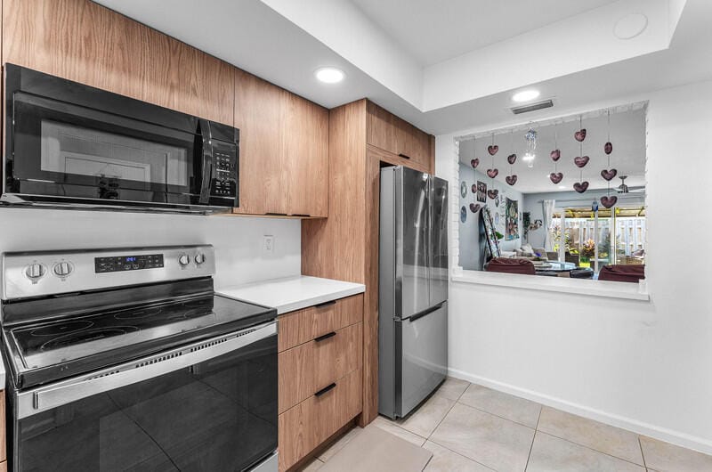2840 SW 14TH Street 18 — photo 5