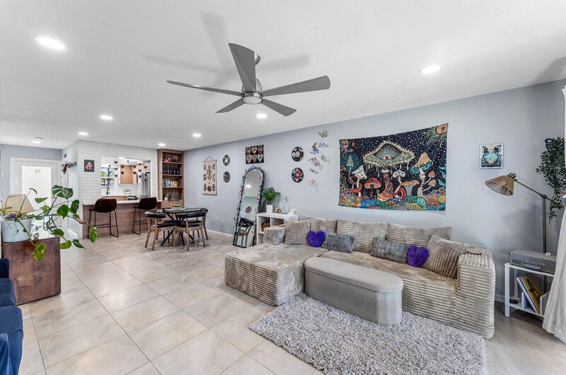2840 SW 14TH Street 18 — photo 10