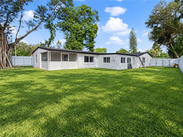 6208 SW 26th Street, Miramar, FL 33023