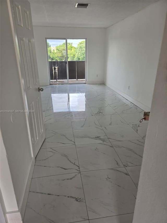 1551 W Okeechobee Road 15-14, Hialeah, FL 33010