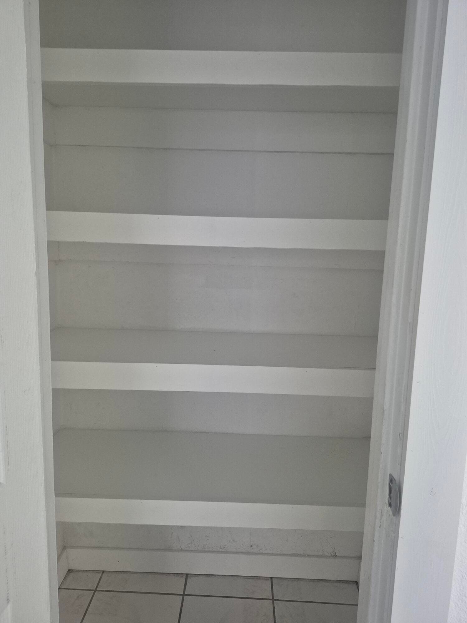 432 FOREST HILL Boulevard — photo 10