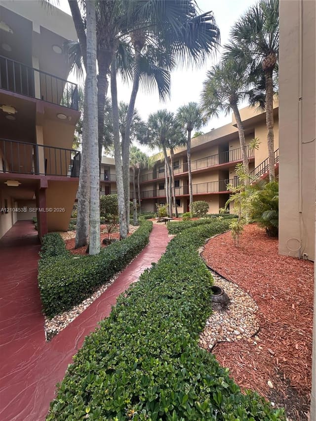 10845 SW 112th Avenue 211, Miami, FL 33176