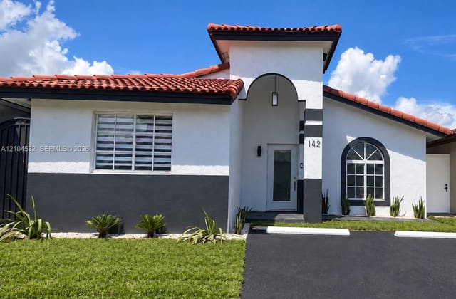 7001 W 35th Avenue, Hialeah, FL 33018