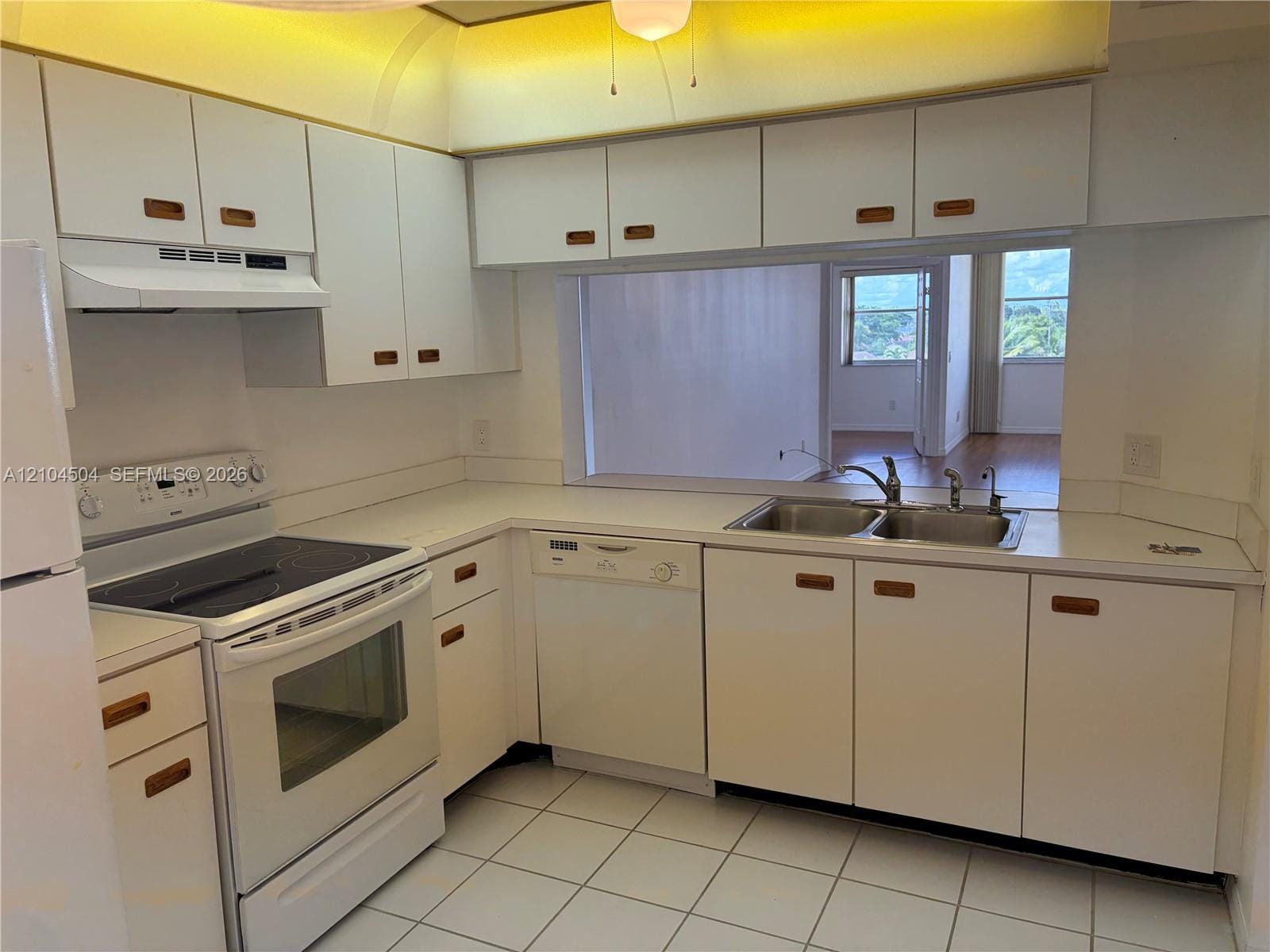 10422 NW 24th Place 409, Sunrise, FL 33322 photo 6