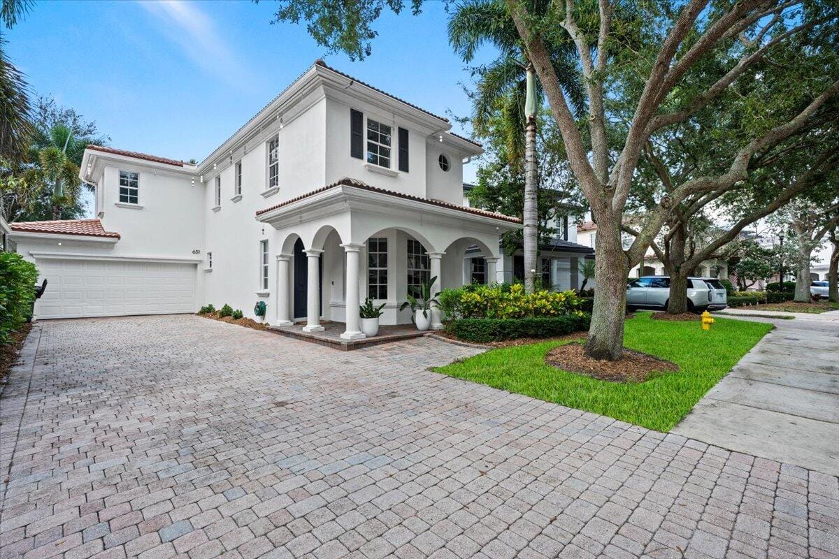 651 Castle Drive — photo 4