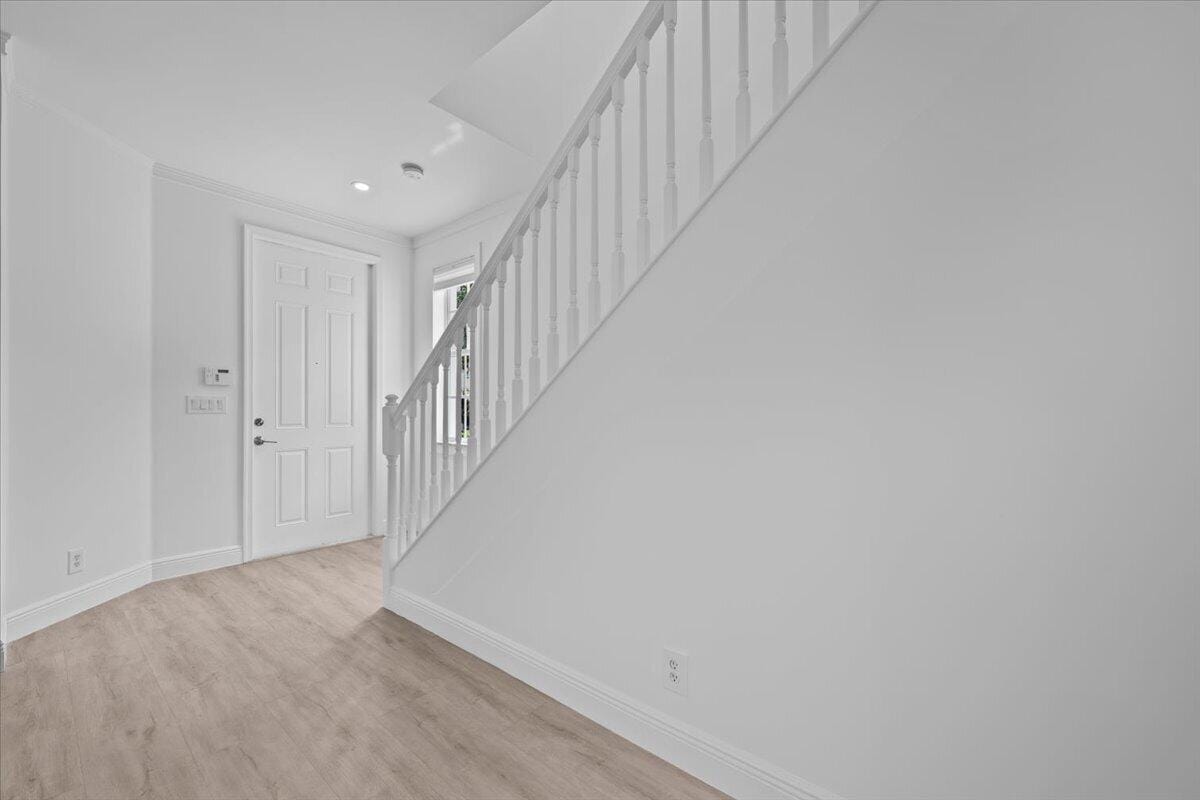 651 Castle Drive — photo 6