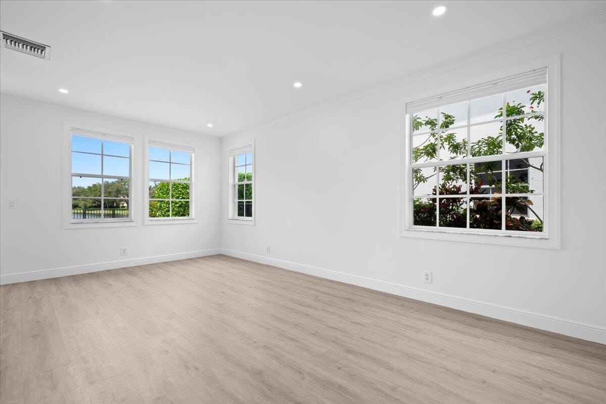651 Castle Drive — photo 7