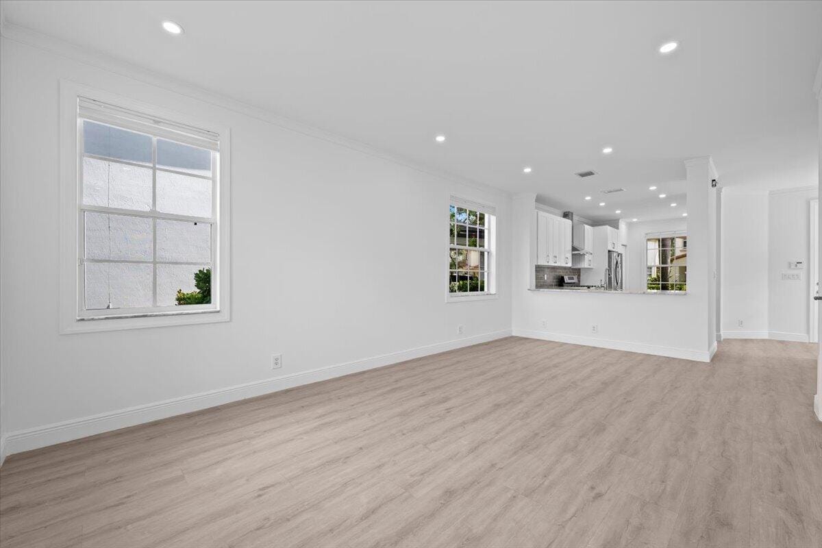 651 Castle Drive — photo 10