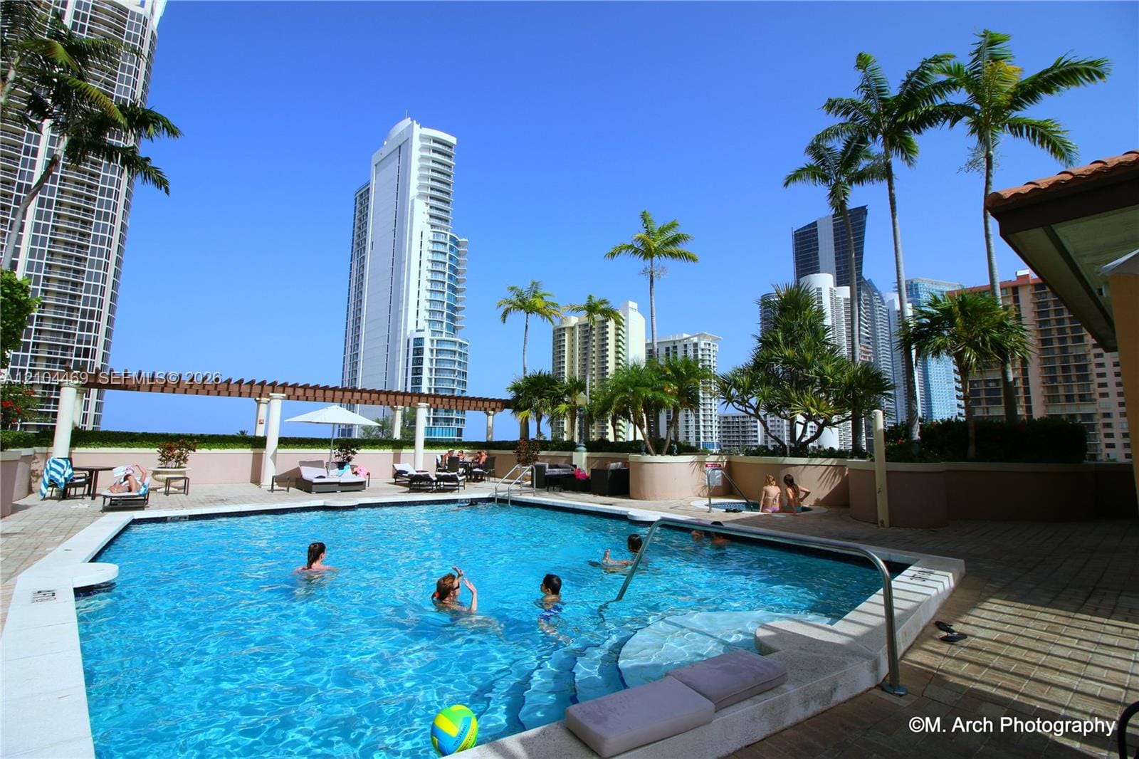 17555 W Atlantic Boulevard UPH6, Sunny Isles Beach, FL 33160 photo 16