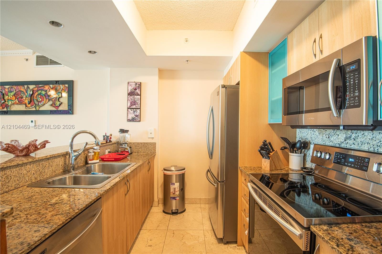 17555 W Atlantic Boulevard UPH6, Sunny Isles Beach, FL 33160 photo 3