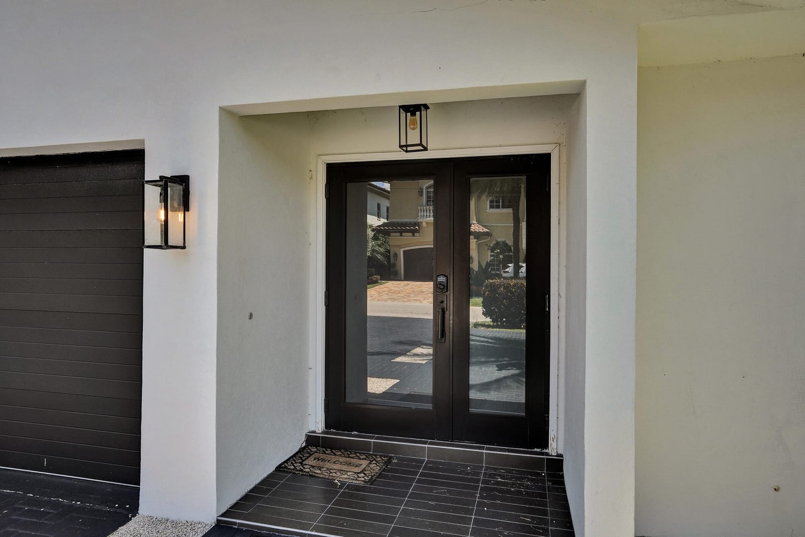 933 Banyan Drive — photo 3