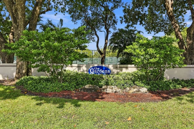 717 Gardens Drive 206, Pompano Beach, FL 33069