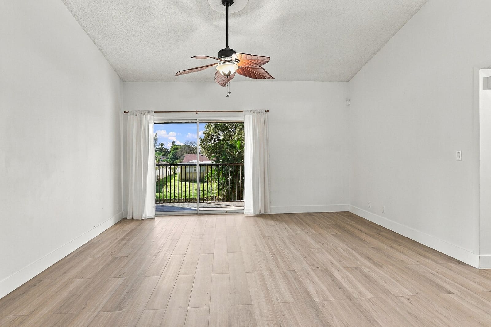 717 Gardens Drive 206 — photo 11
