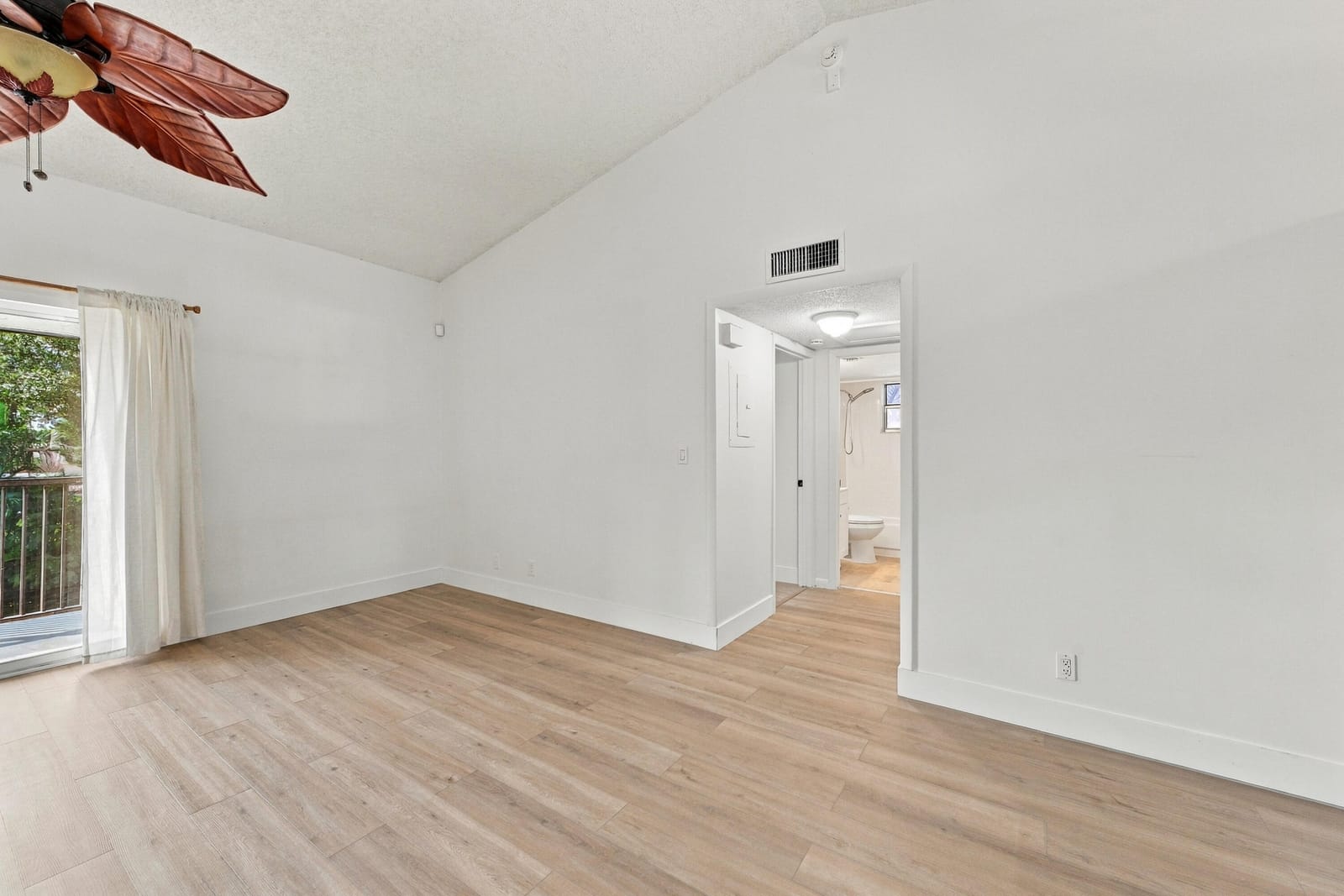 717 Gardens Drive 206 — photo 10